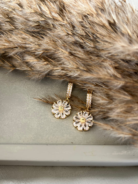 Σκουλαρίκια Κρικάκια με Ζιργκόν 'Icy Daisy'