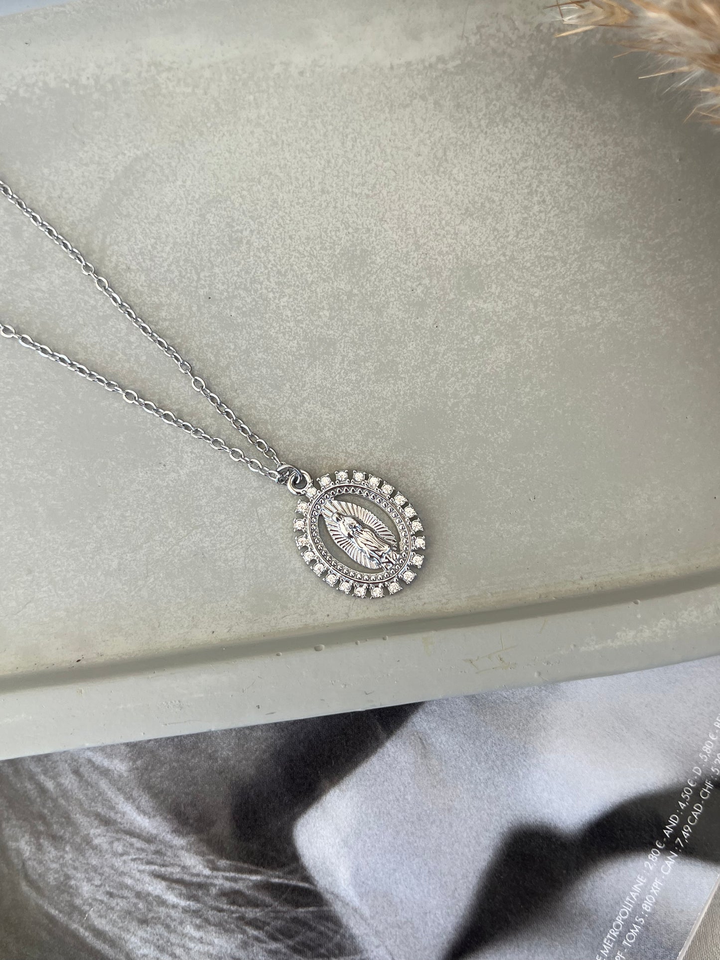 Κολιέ Ατσάλινο Αλυσίδα Φυλαχτό με Ζιργκόν 'Saint Mary'