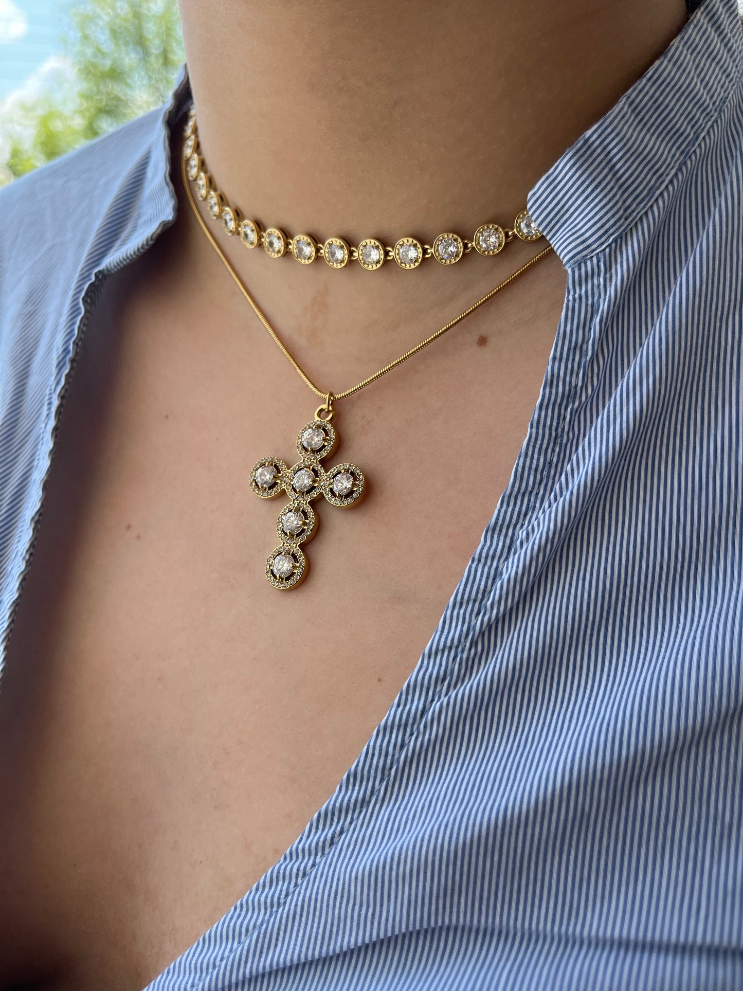 Hypnotic Necklace – Stainless Steel Cross with Zirconia
