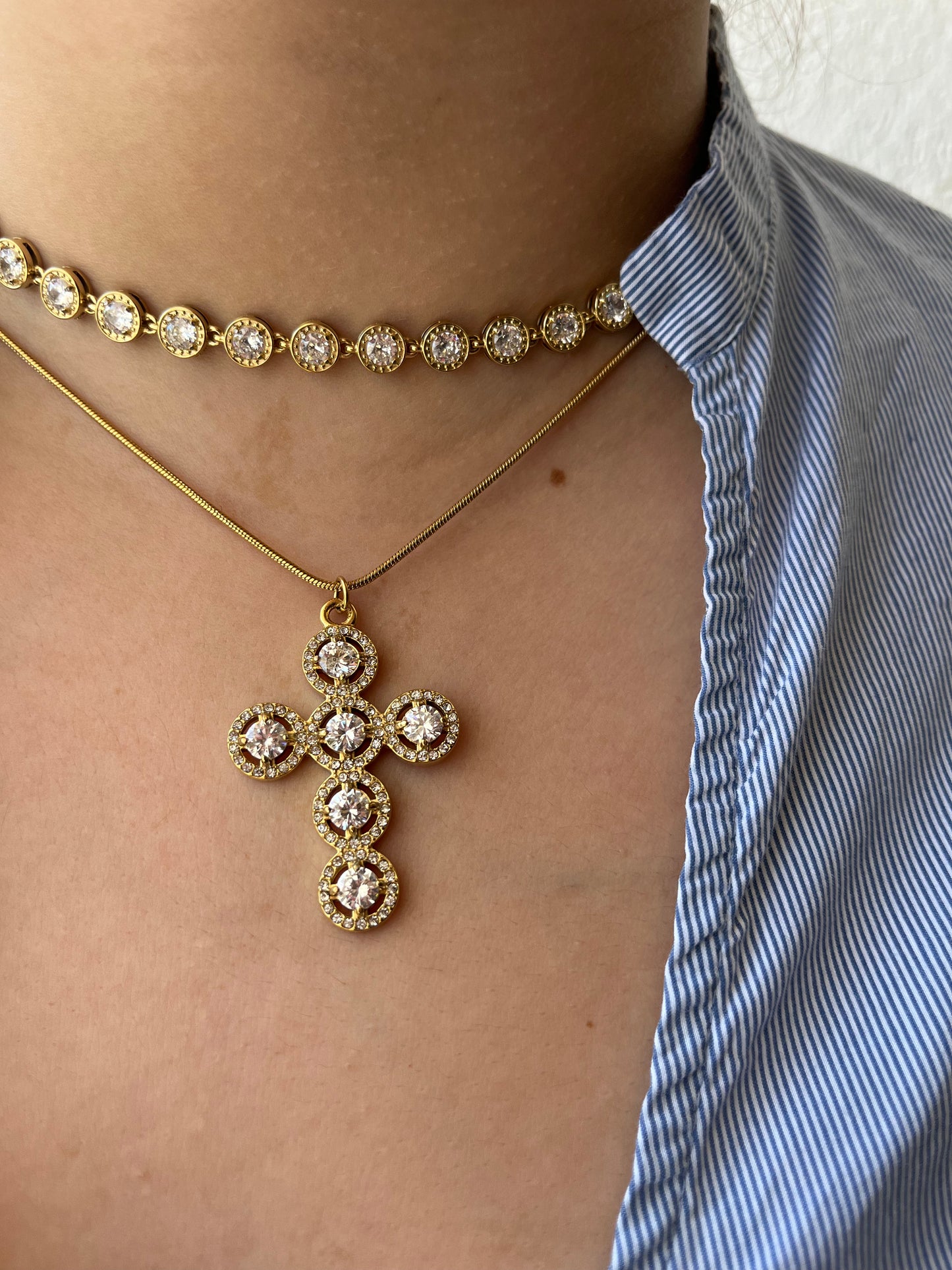 Hypnotic Necklace – Stainless Steel Cross with Zirconia