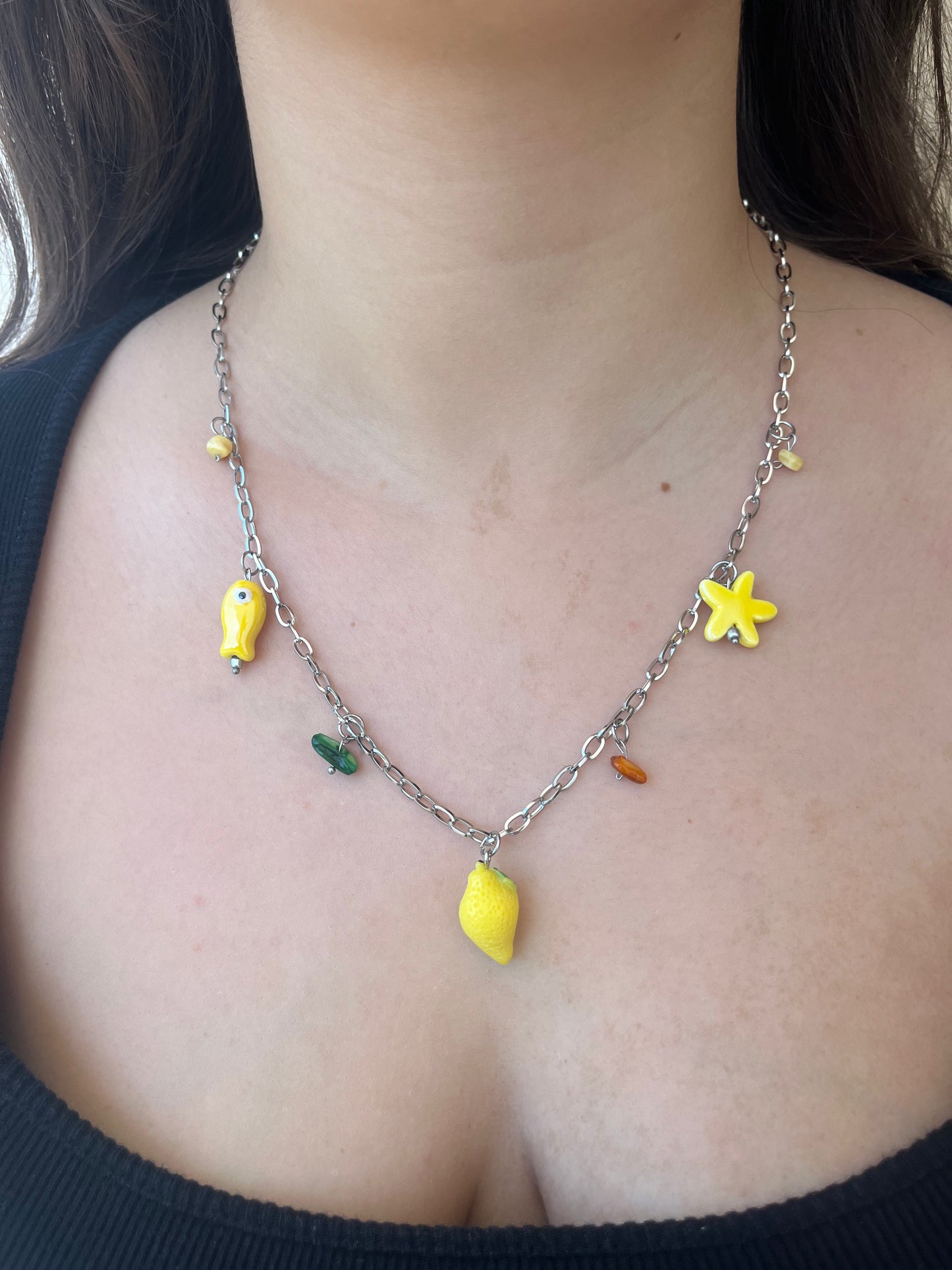 Charms Lemon Juice – Χειροποίητο Ατσάλινο Κολιέ με Λεμονί Λεπτομέρειες