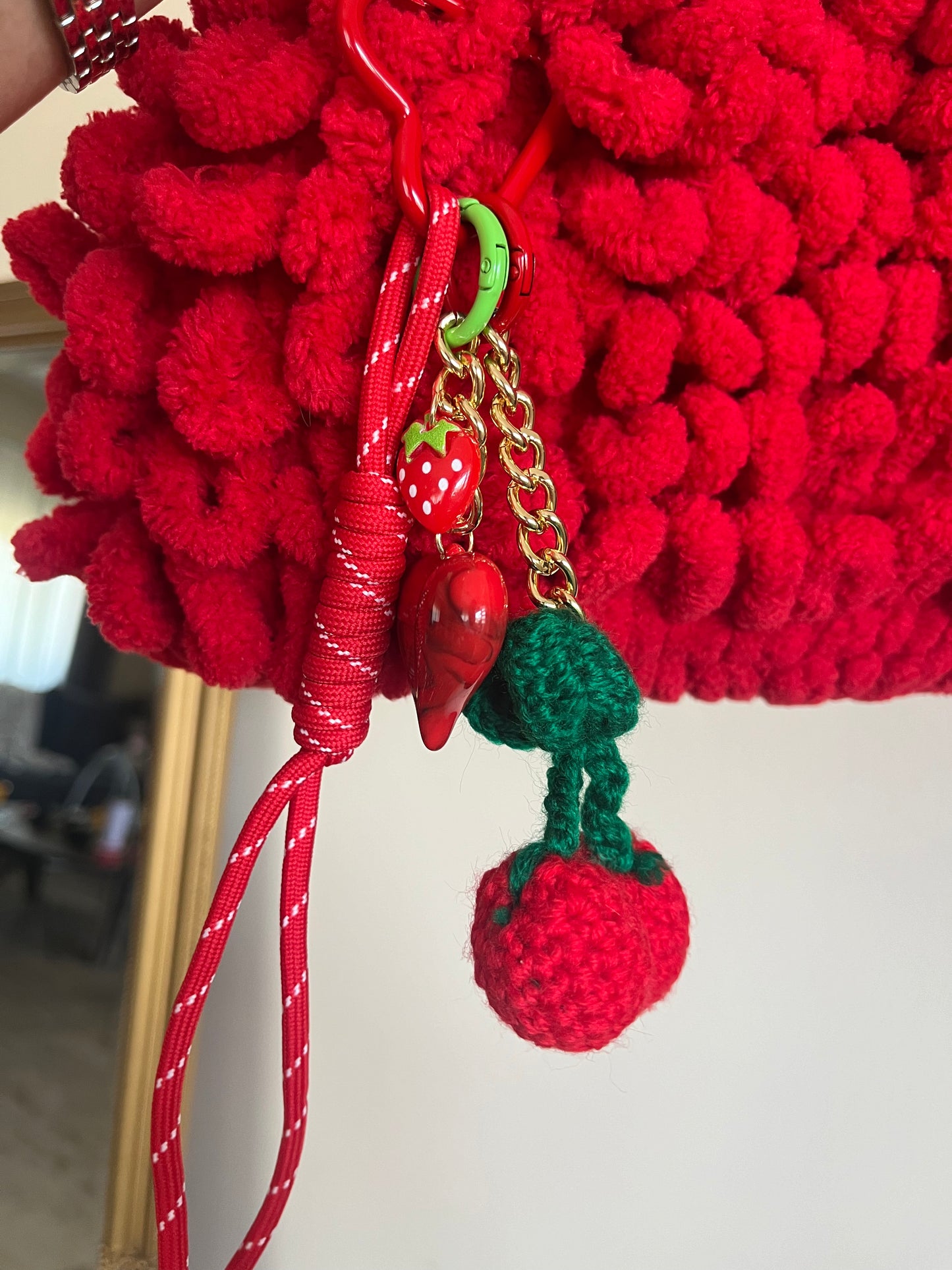Μπρελόκ Τσάντας Κεντητό με Charms 'Cherry Fever'