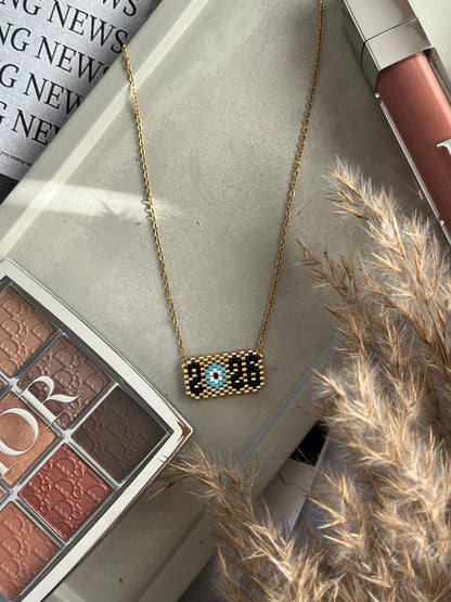 Κολιέ Ατσάλινο Κεντητό Γούρι '26 με Ματάκι