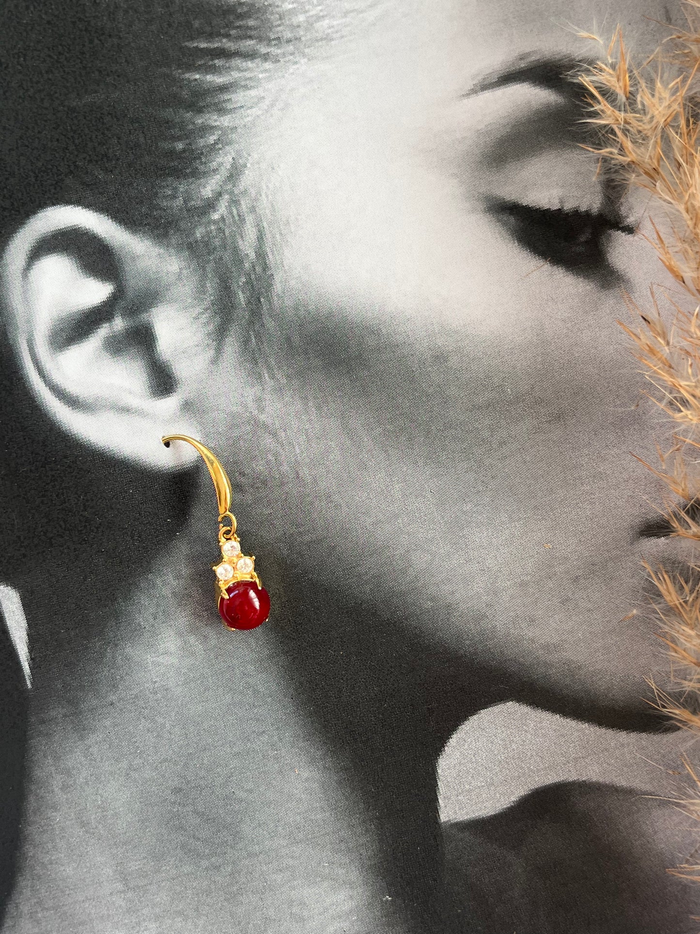 Σκουλαρίκια Ατσάλινα Κρεμαστά με Πέτρα και Ζιργκόν'Bonnie'