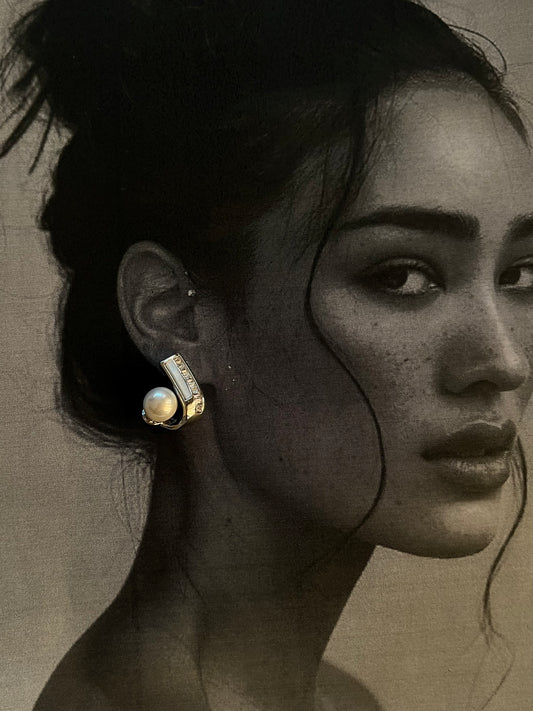 Σκουλαρίκια Ατσάλινα Καρφωτά με Πέρλα 'Pearl Chic'