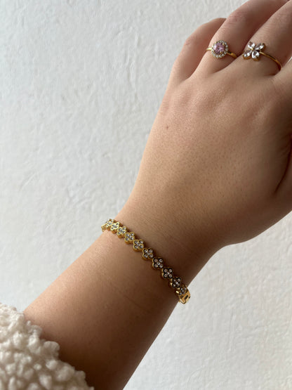 Χειροπέδα Βραχιόλι Ατσάλινο Τριφύλλι με Ζιργκόν 'Roxanne'