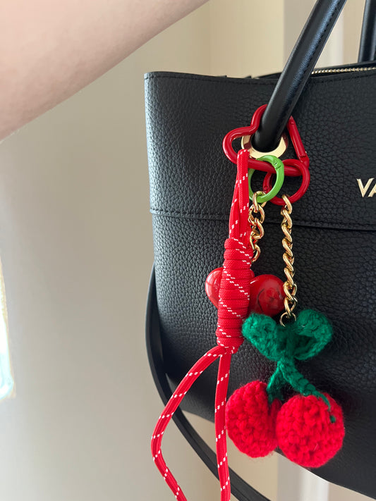 Μπρελόκ Τσάντας Κεντητό με Charms 'Cherry Fever'